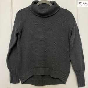 Athleta charcoal gray turtleneck sweater